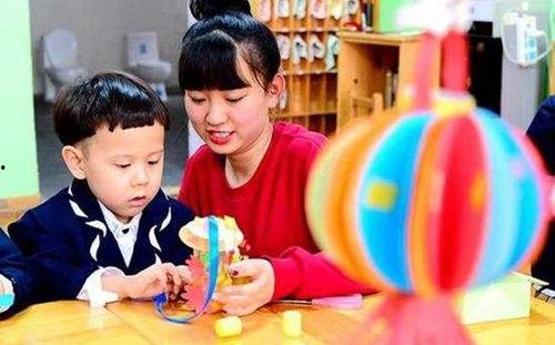 娱乐吃瓜酱送孩子上学,见证孩子成长的温馨瞬间